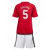 Billige Manchester United Harry Maguire #5 Børnetøj Hjemmebanetrøje til baby 2023-24 Kortærmet (+ korte bukser)